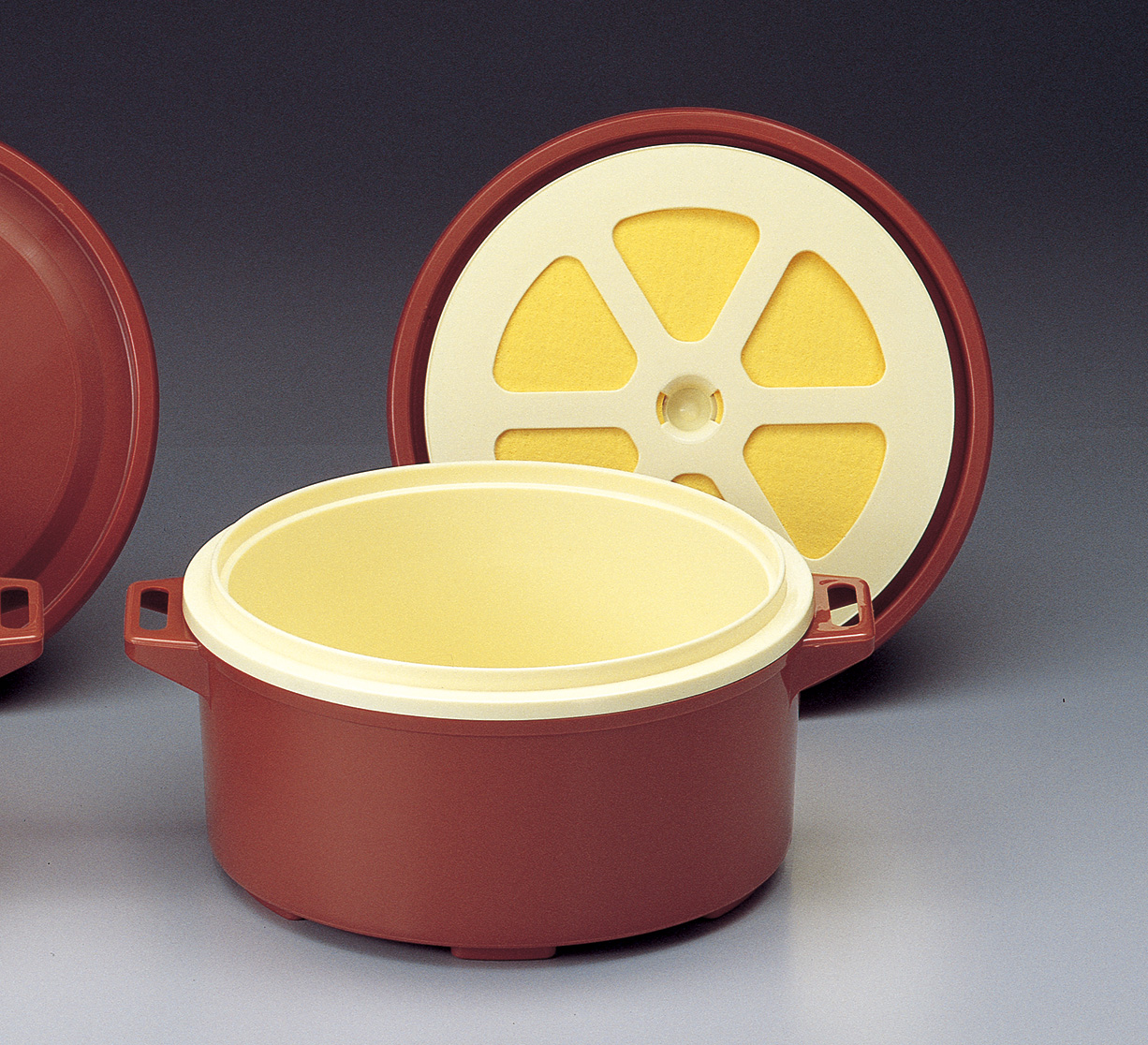 保温食缶 - （配食・配膳用品｜食缶）：厨房機器・厨房設計の日本給食